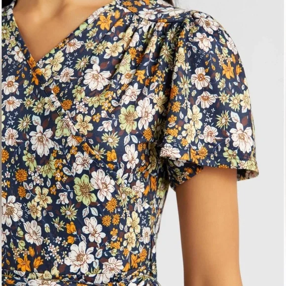 NWT MIKAROSE Janae Multi-Floral Flutter Sleeve Wrap Knee Length Dress - Picture 2 of 6